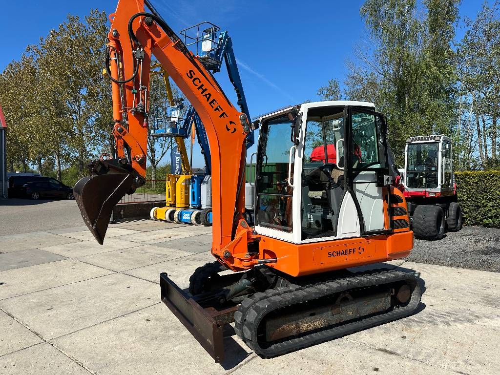 Schaeff HR 18 / Terex TC48