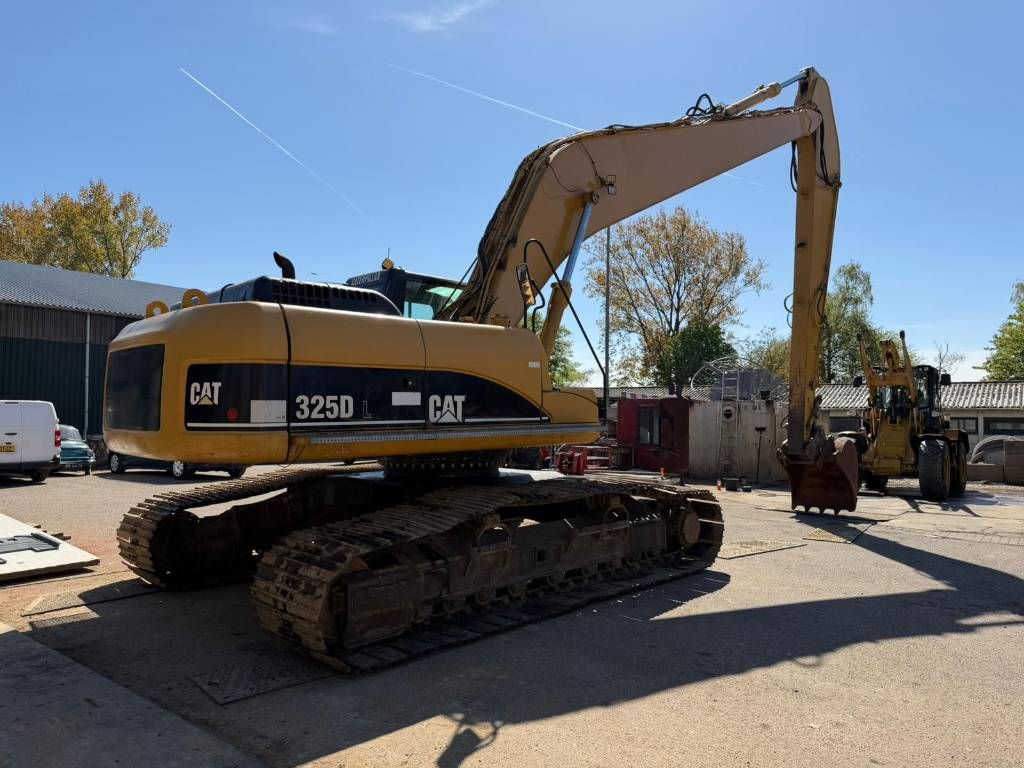 CAT 325 D