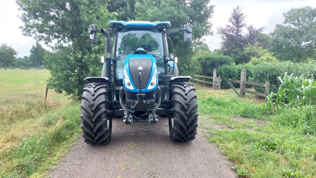 New Holland T5 140 AutoCommand