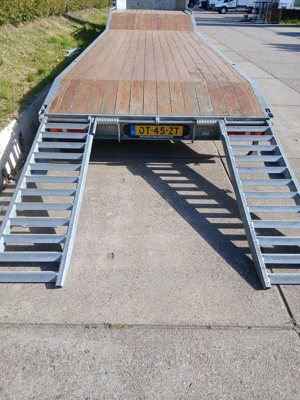 Ford Transit + smi-dieplader oplegger 8,5 m.