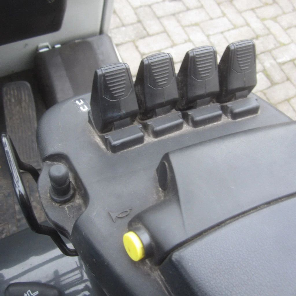 Nissan Heftruck L16Q, elek., triplex, side shift, vorkverstelling.