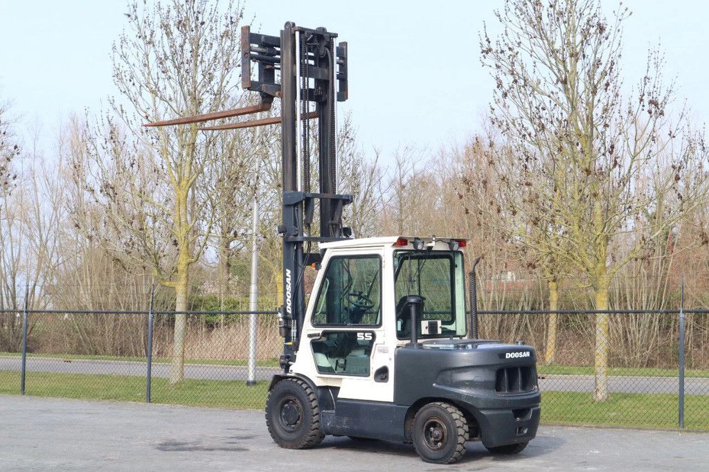 Doosan D55C-5 | 5500 KG | SIDESHIFT | POSITIONERS