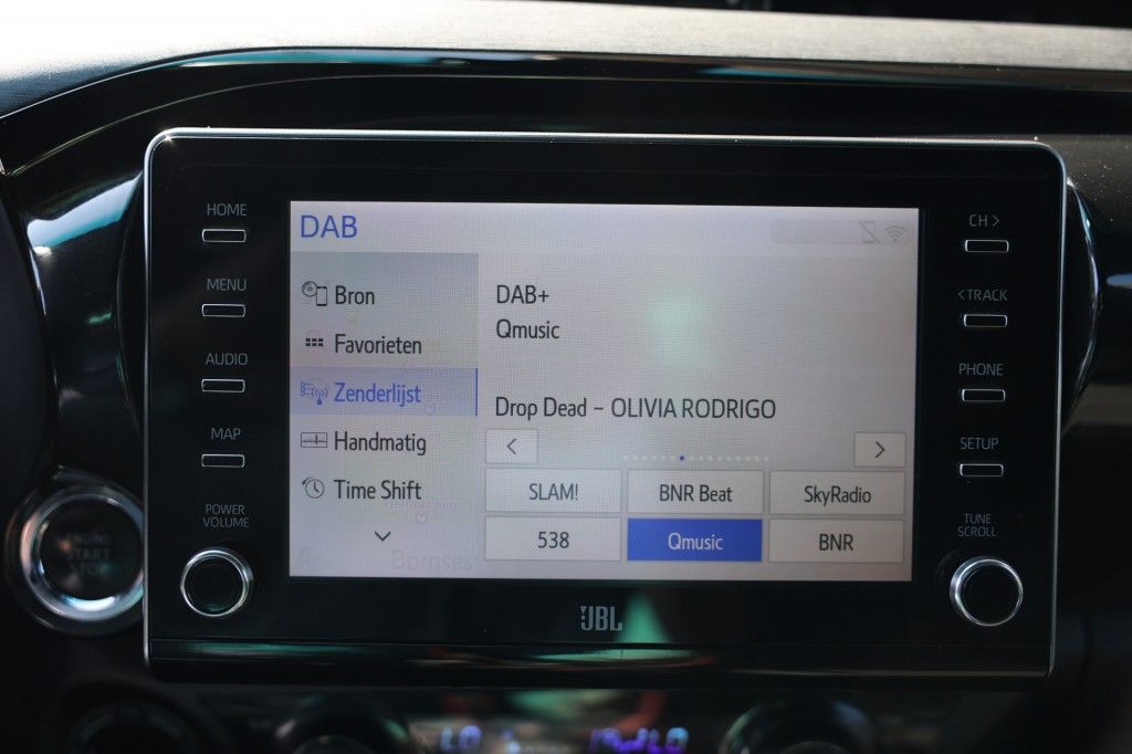 Toyota Hilux 2.8 D-4D DUBBEL CABINE INVINCIBLE A/T 4WD 2 ZITS VAN