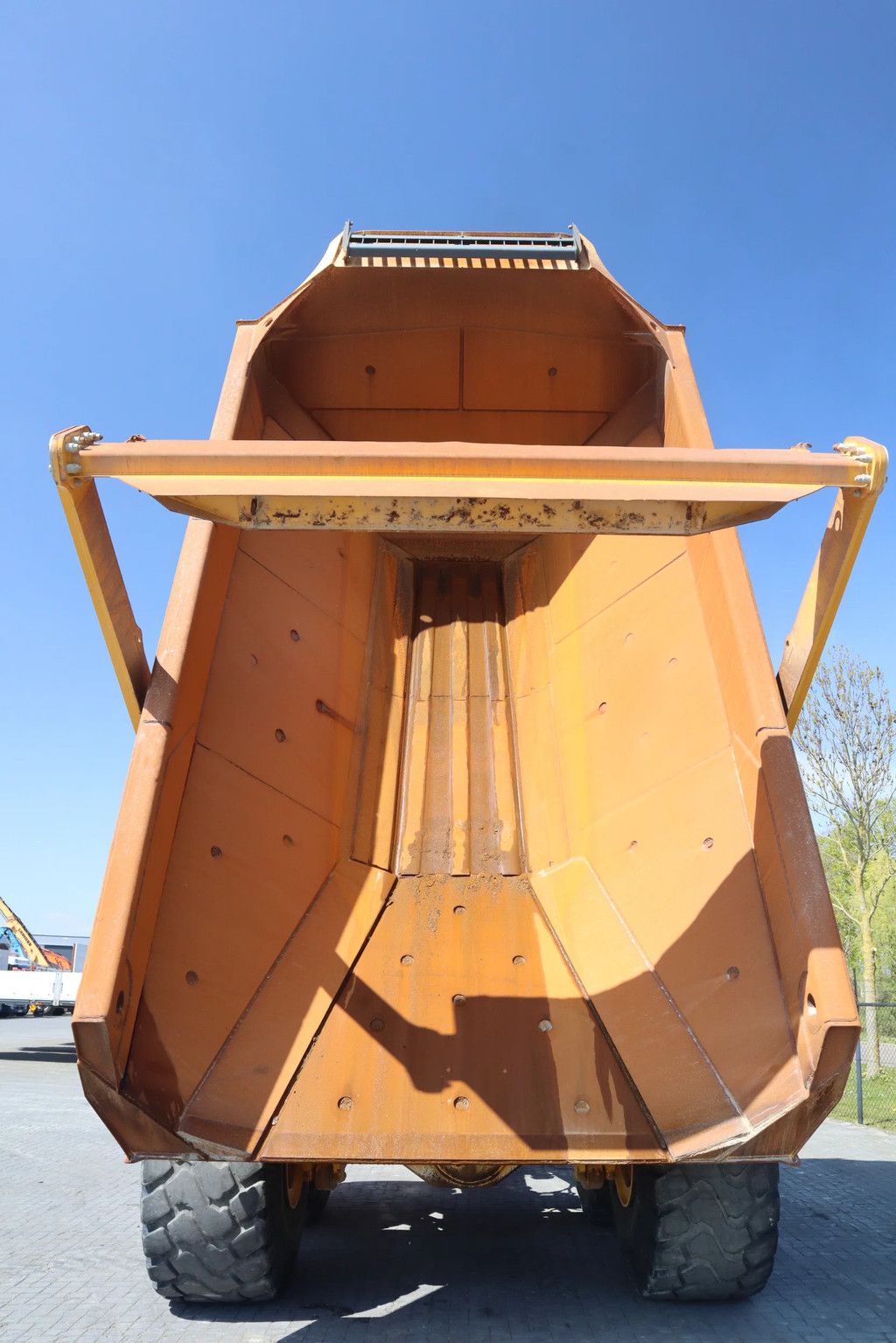 Bell B45E | B 45 E | TAILGATE | GOOD TIRES