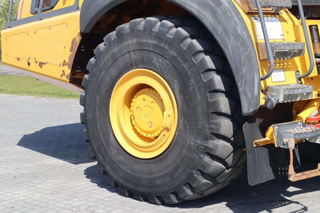 Bell B45E | B 45 E | TAILGATE | GOOD TIRES