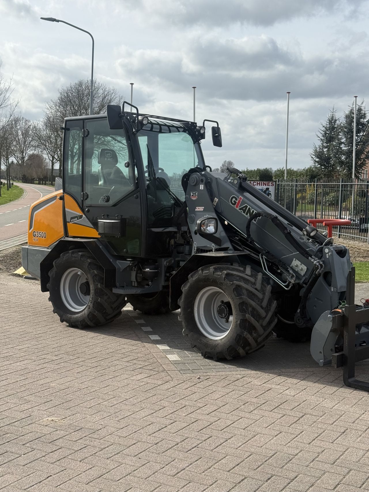 Giant g3500 Hd Tele ( 800 uur )