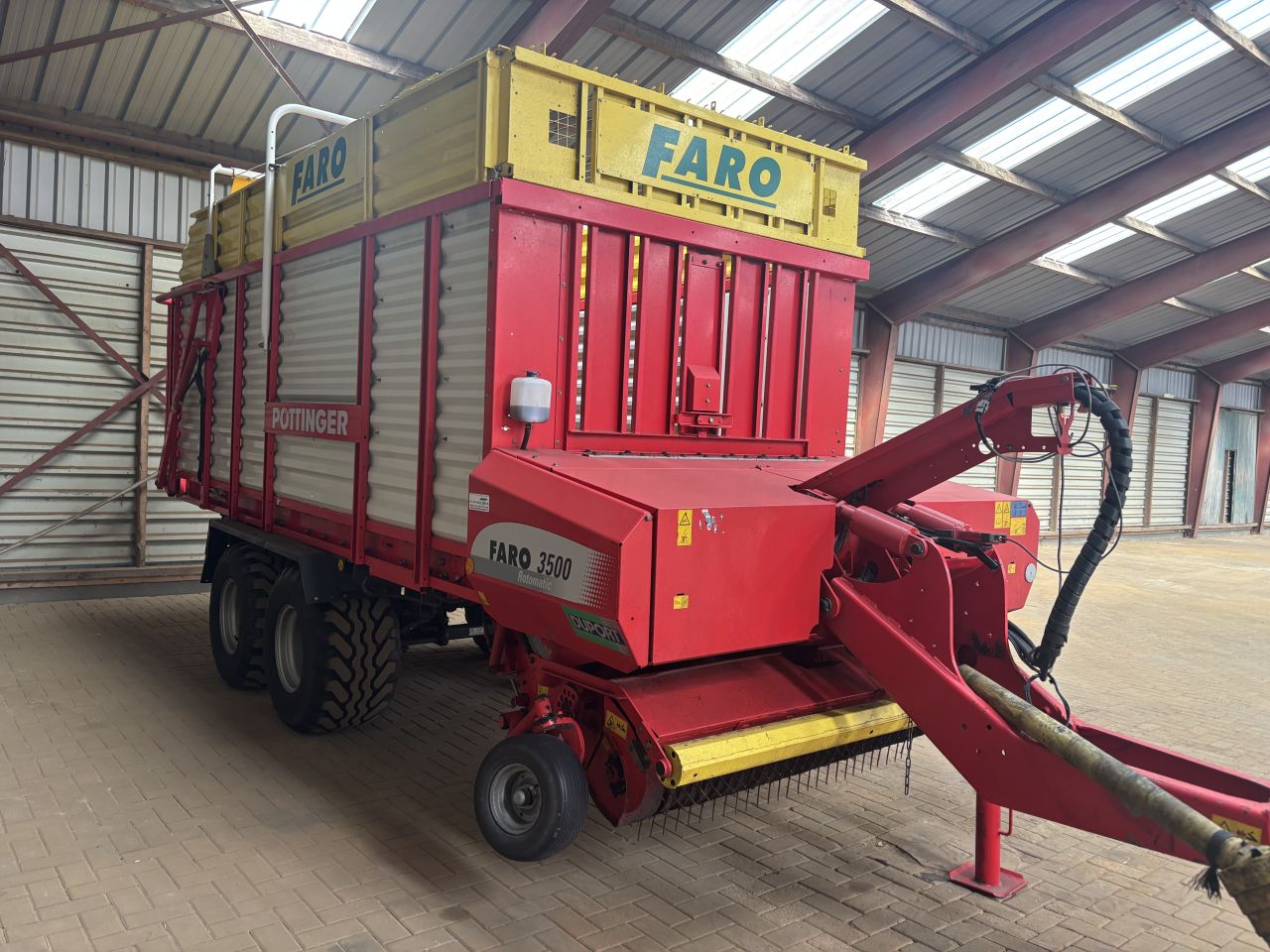 Pottinger Faro 3500 opraapwagen ladewagen