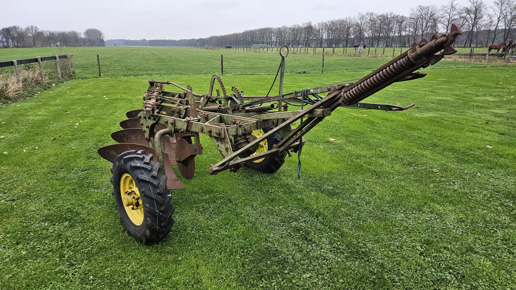 John Deere Oldtimer ploeg - 4 schaar