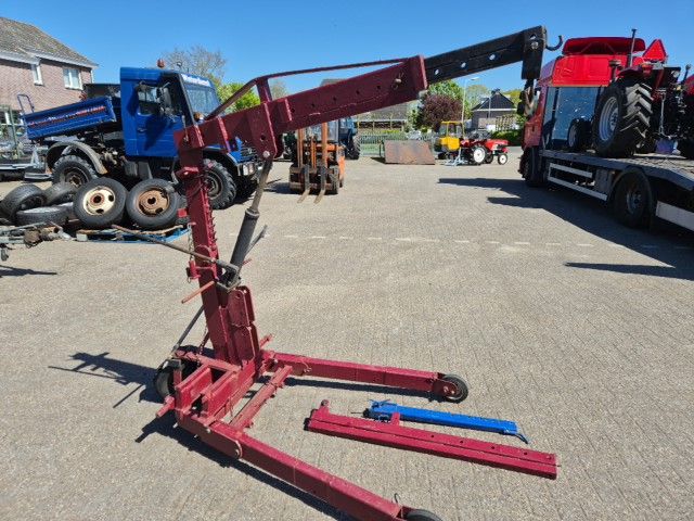 Werkplaats/motorkraan.