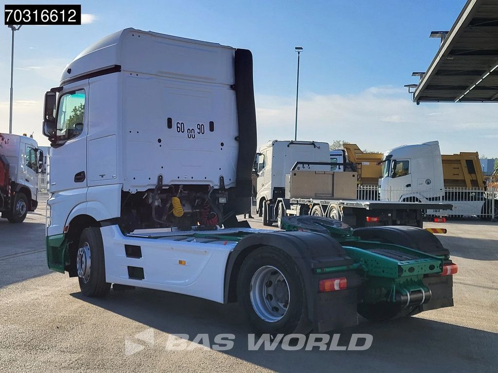 Mercedes Actros 1851 4X2 StreamSpace Retarder