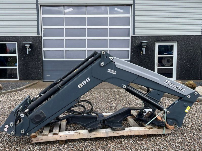New Holland Ålø Quicke Q88 frontlæsser og beslag. Som passer på  T