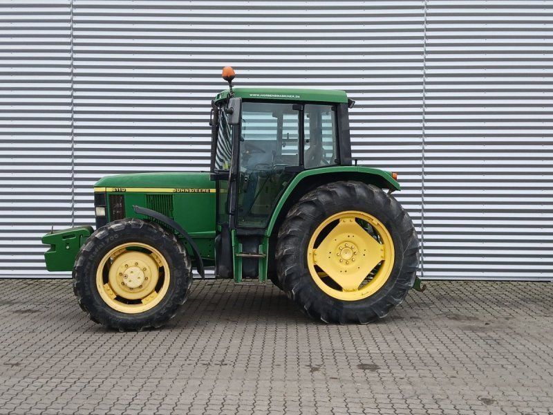 John Deere 6110