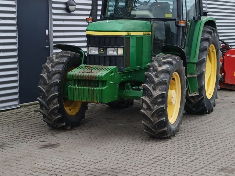 John Deere 6110