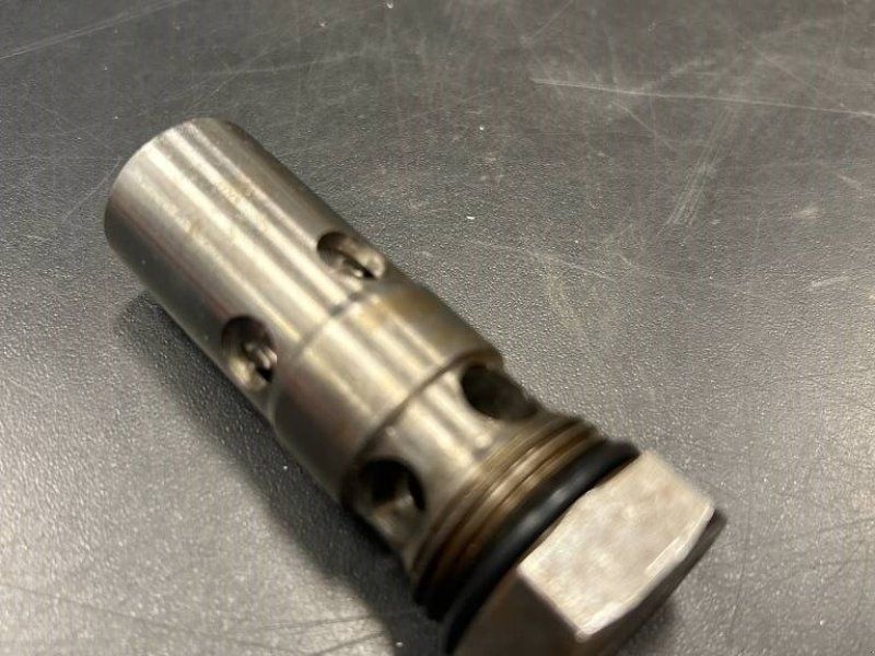 CNH Overtryks ventil