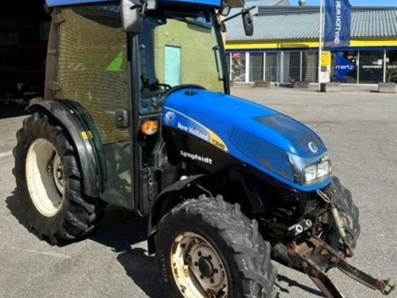 New Holland T3040