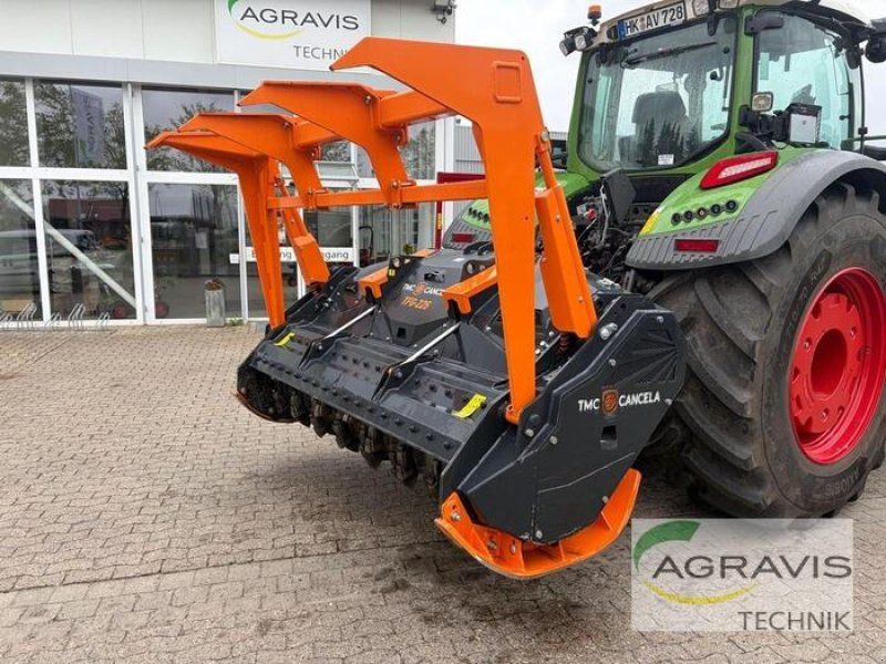 TMC Cancela TFG-225