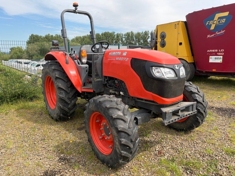 Kubota Tracteur agricole M4072DTH .