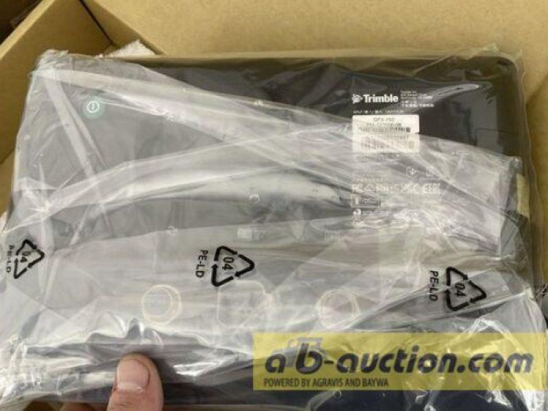 Claas TRIMBLE GFX 750  NAV 900