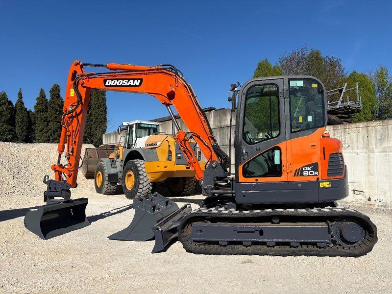 Doosan DX80R