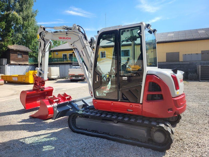 Takeuchi TB370