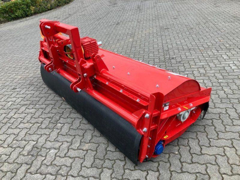 Dücker UM 27 Front