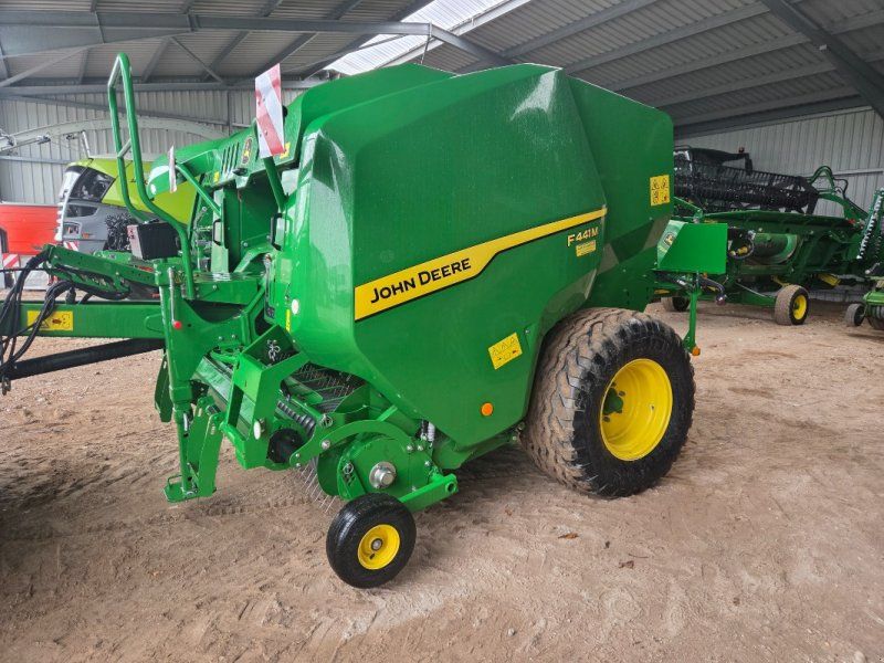 John Deere F441M
