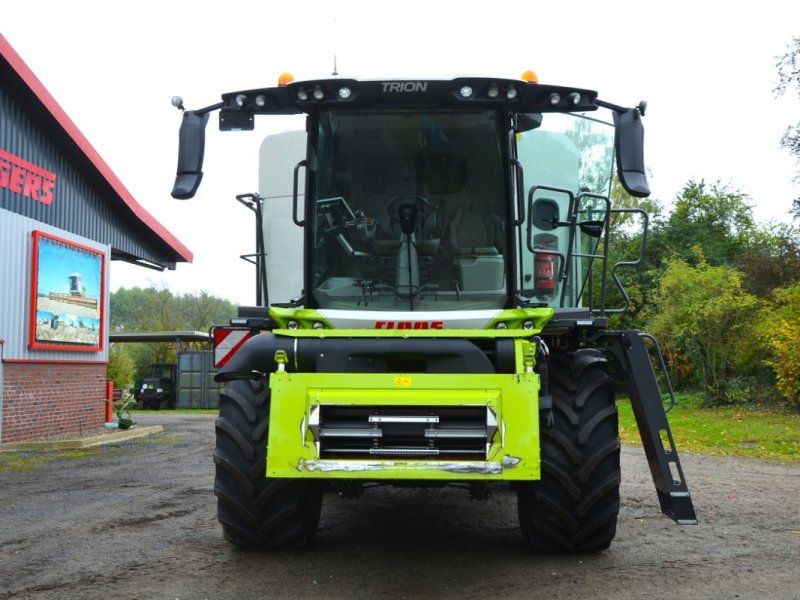 Claas TRION 730