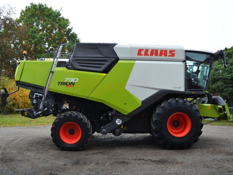 Claas TRION 730