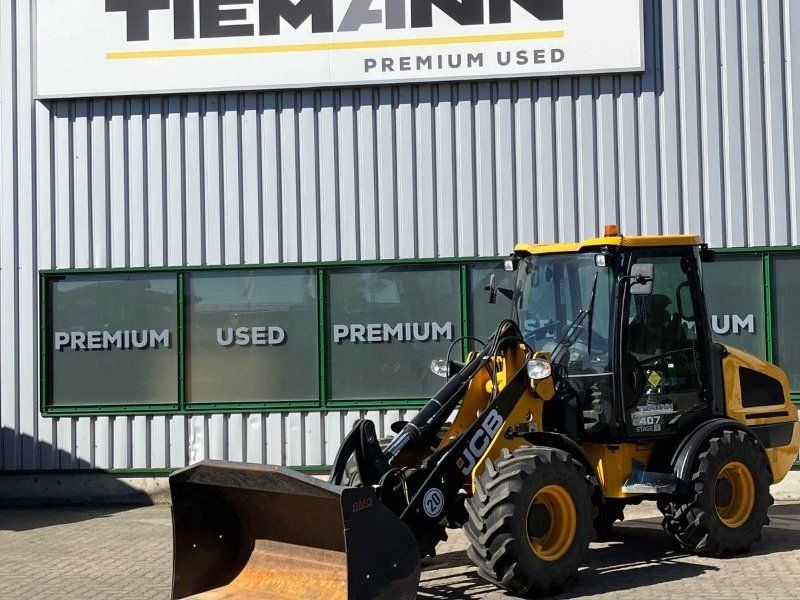 JCB 407