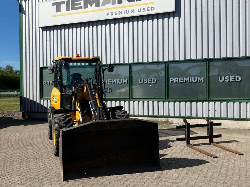 JCB 407