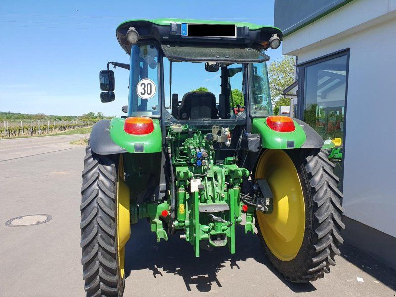 John Deere 5090M