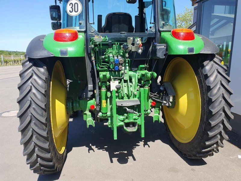 John Deere 5090M