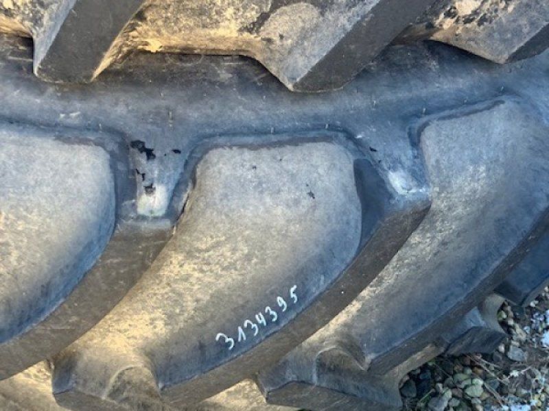 Mitas 650/65R42 + 600/65R28