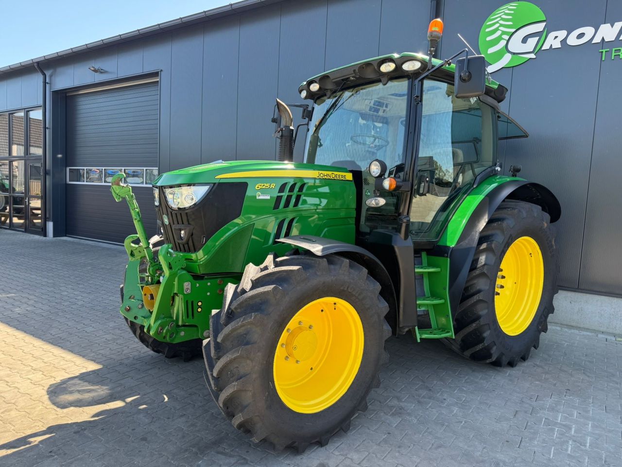 John Deere 6125R AQ