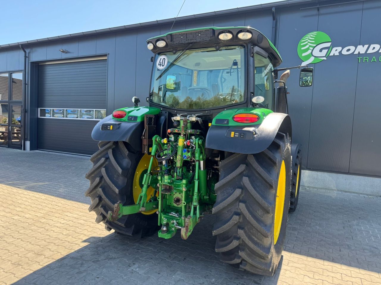 John Deere 6125R AQ