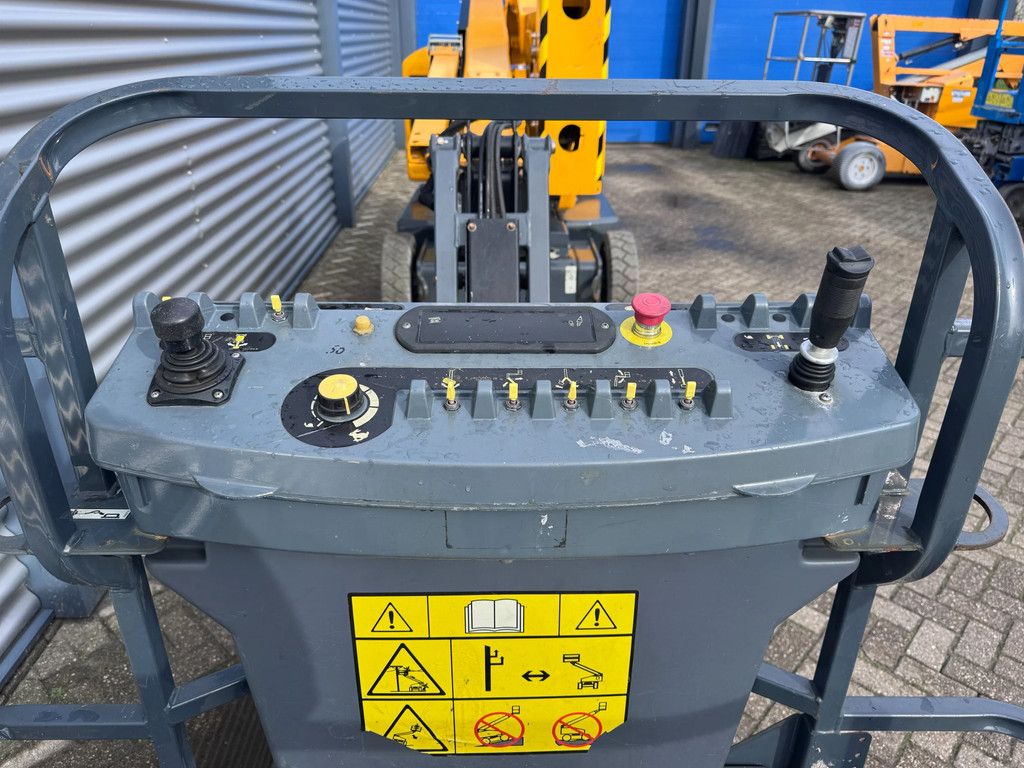 JLG E400AJPN Hoogwerker Knikarmhoogwerker