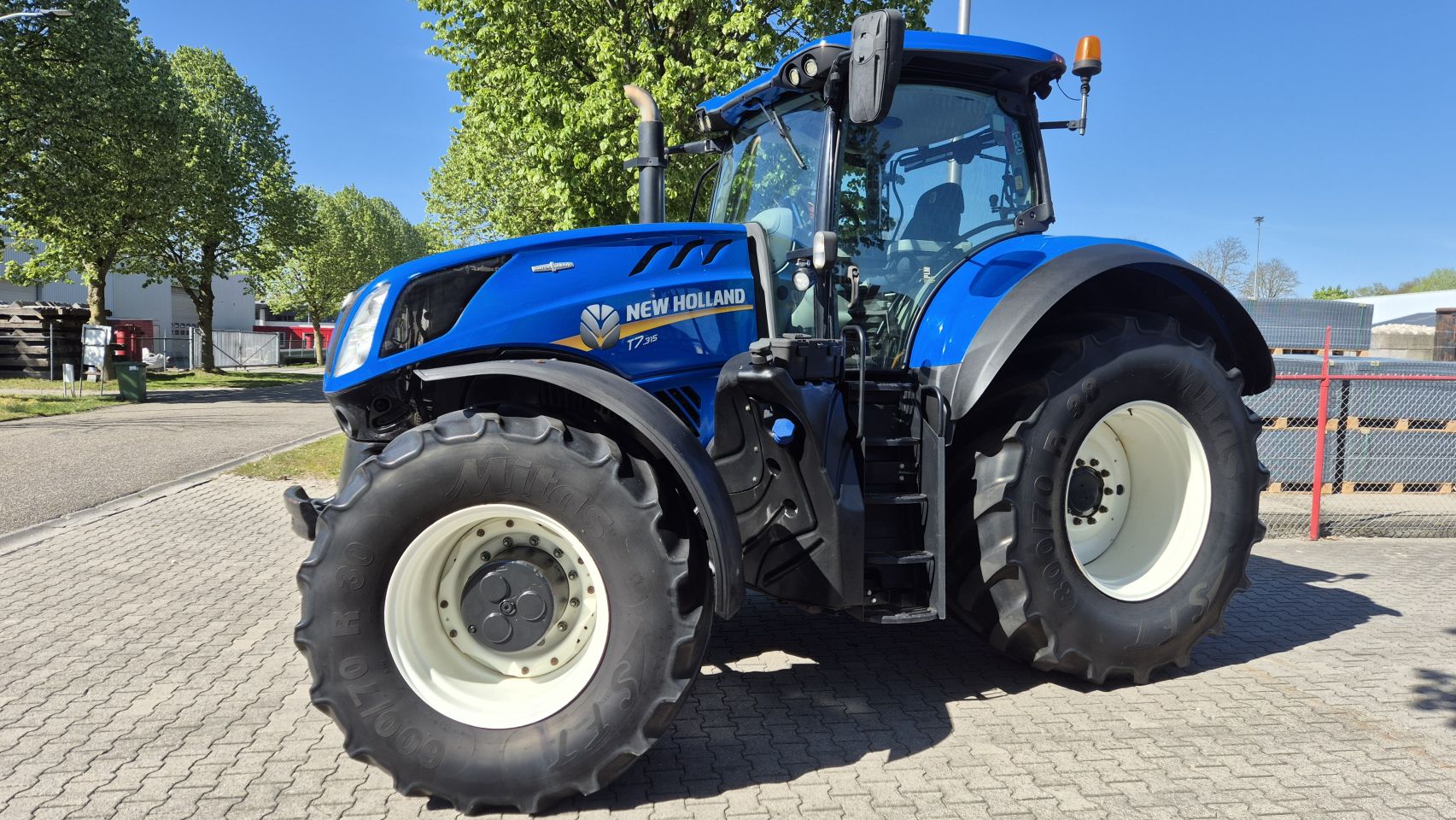 New Holland T7.315 HD AC50, Luchtdrukremmen