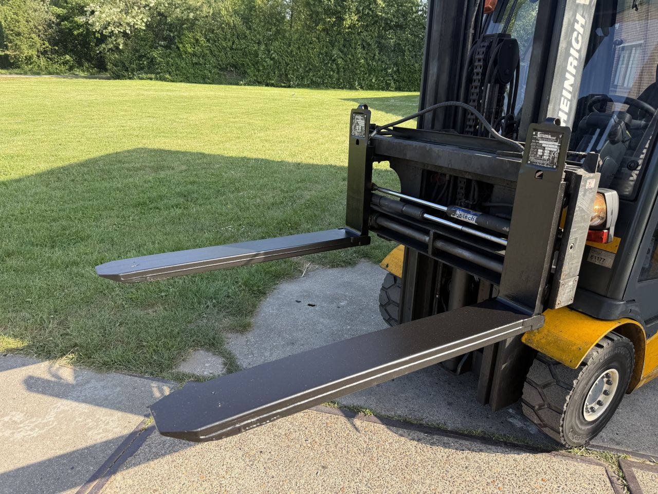 Jungheinrich 2500KG Sideshift vorkversteller uitschuifvorken