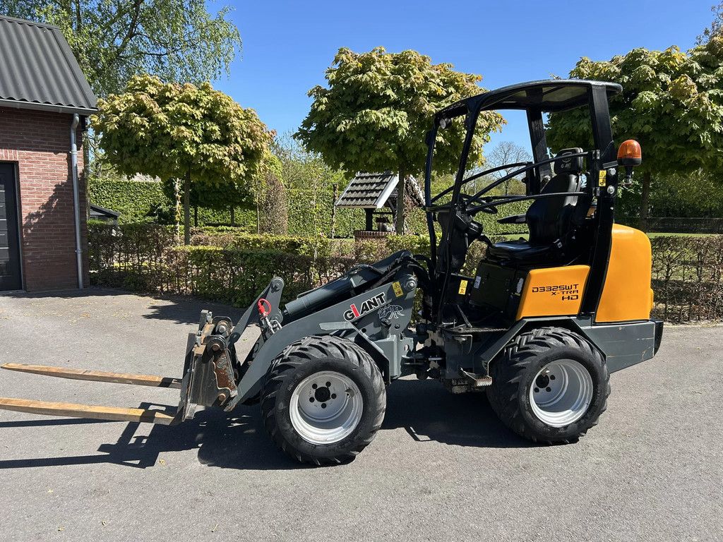 Giant D332SWT X-tra HD