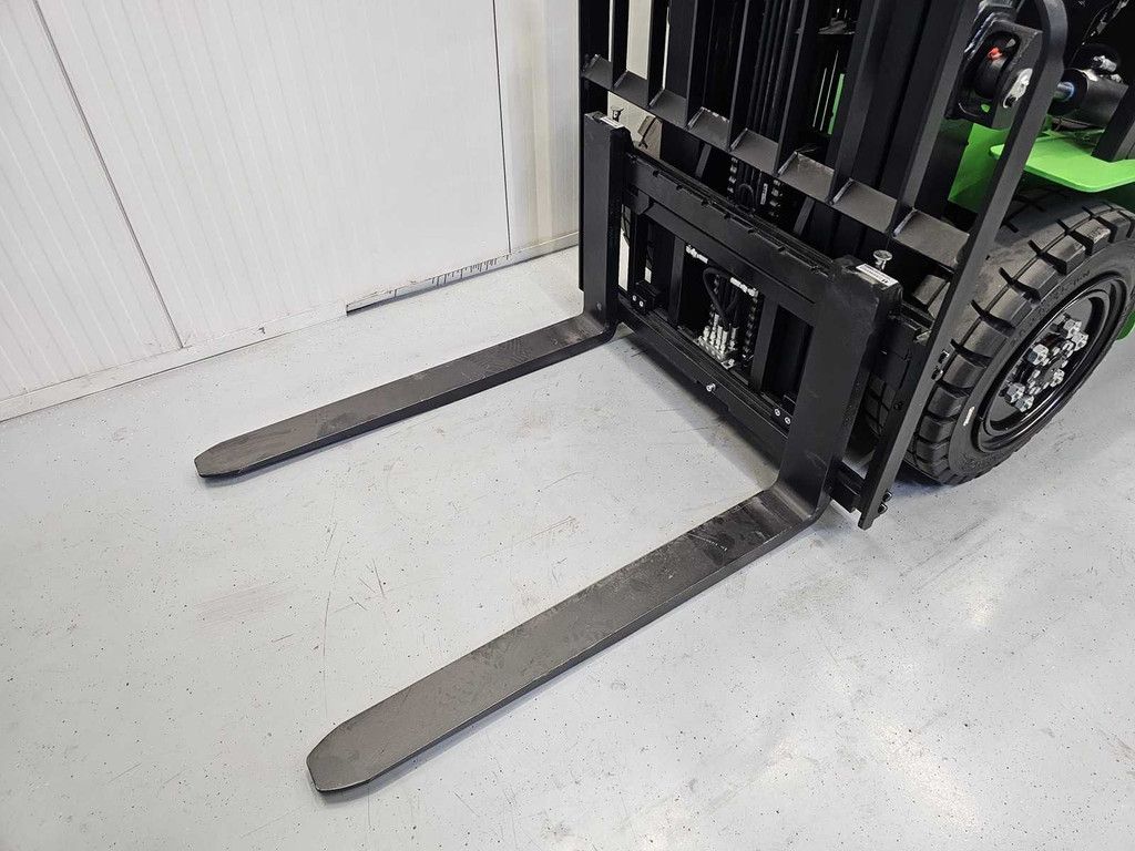 EP Triplex - Freelift- Sideshift - Li-Ion EFXZ-301 hefhoogte 4,8 meter