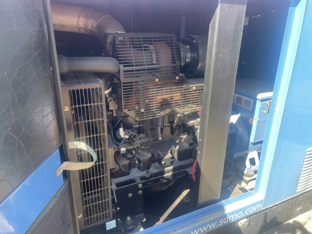 SDMO JS70K 70 KVA (50 std.) NSA Nieuwstaat !!