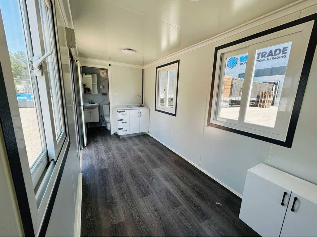 Mobile living unit with bathroom 2026