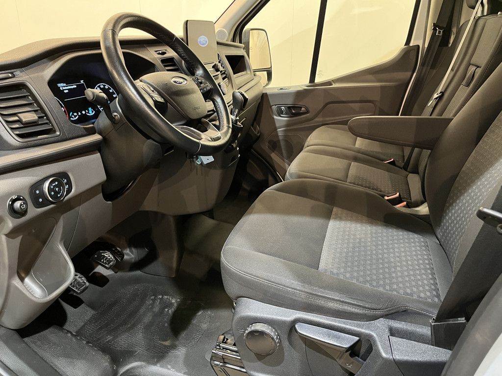 Ford Transit 330 2.0 TDCI L3H2 Trend 130 PK / Euro 6 / Airco / CarPlay / Cruise Control / PDC / Navigatie / Imperiaal