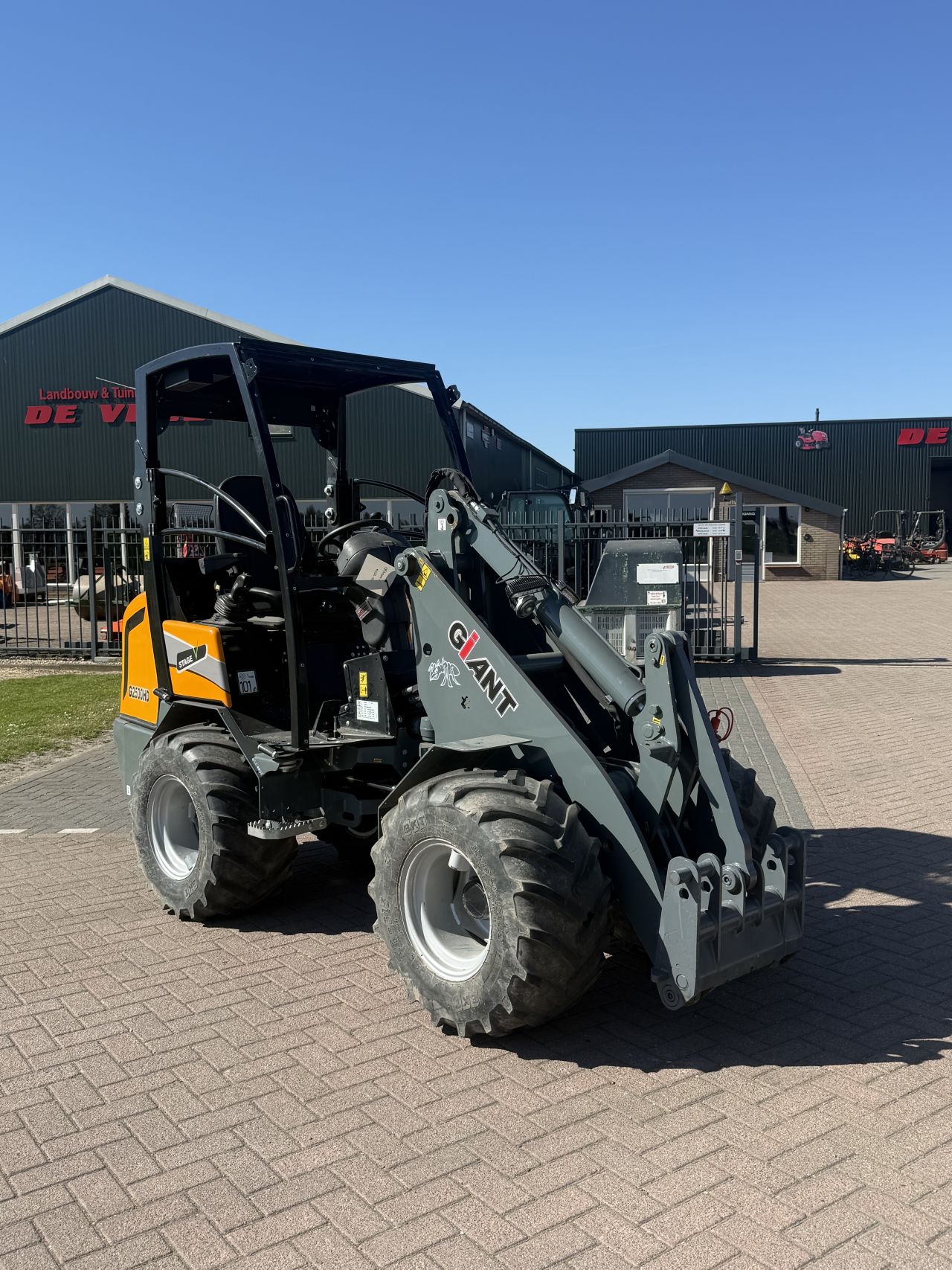 Giant g2500 HD ( 195 uur )