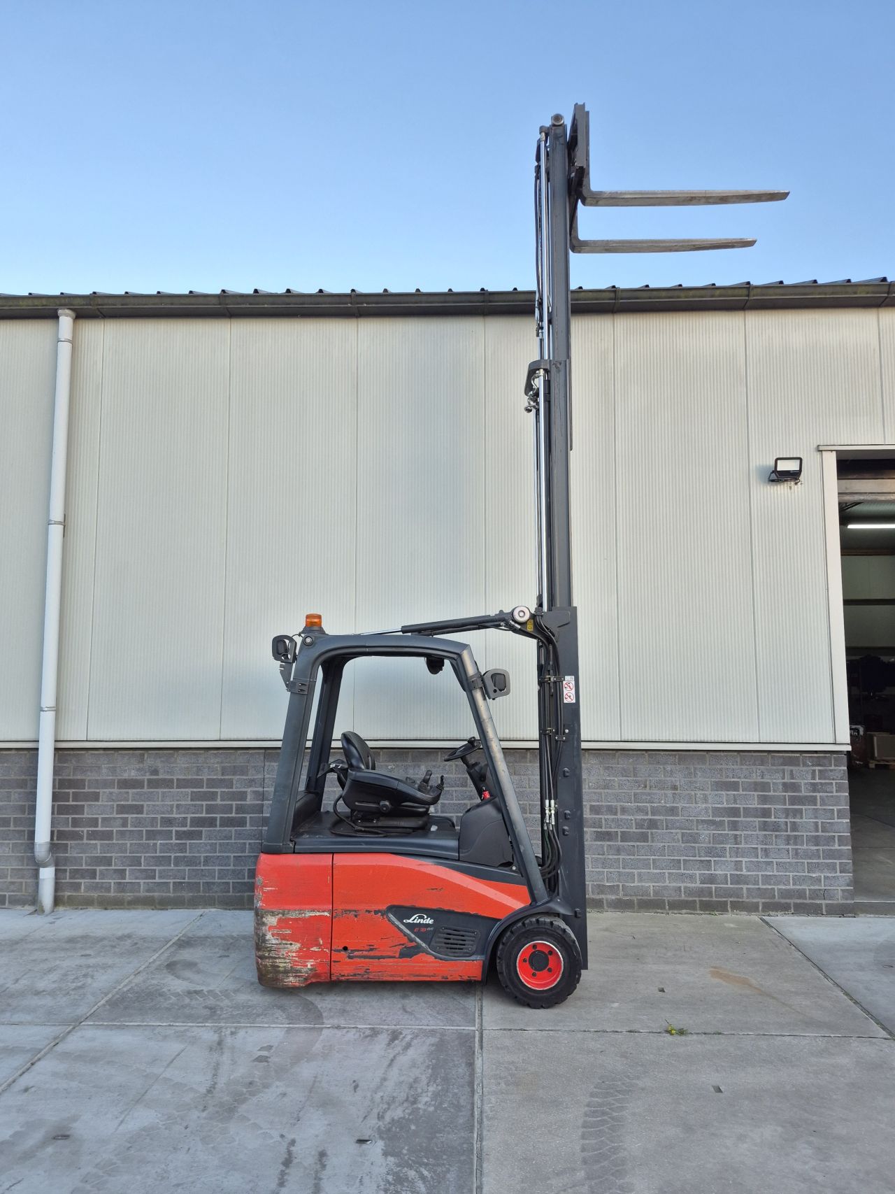 Linde E18-02 triplex sideshift 4.620 mm bj 2017 accu 78%