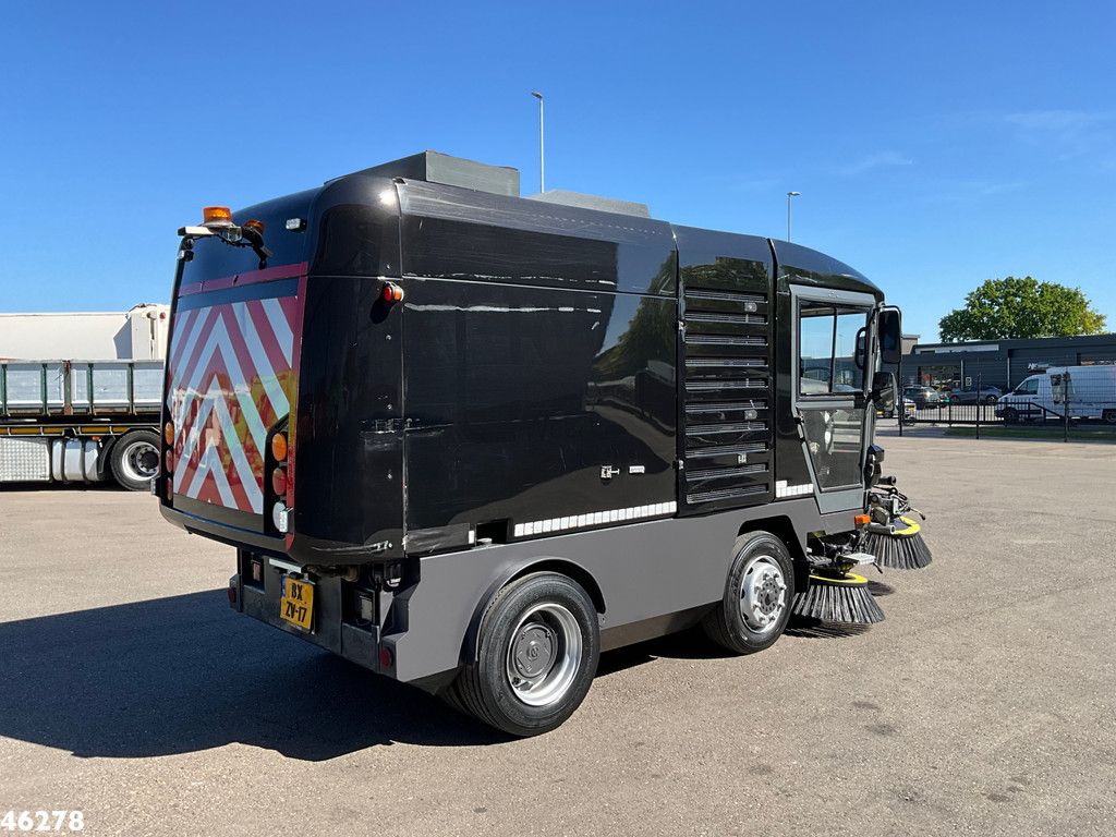 Ravo 580 with 3-rd brush