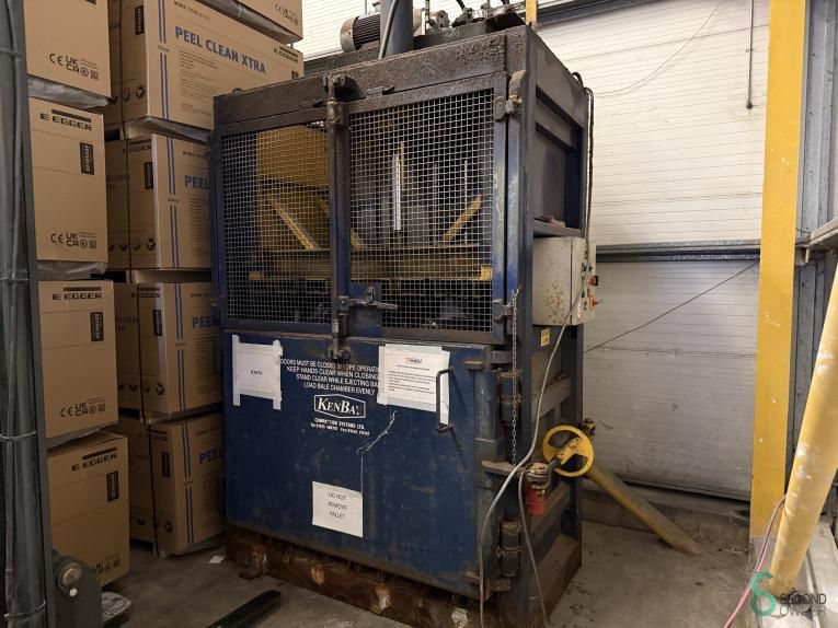 Ballenpressen Kenbay BRG 1 2005