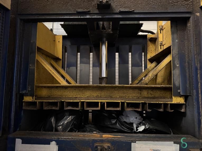 Ballenpressen Kenbay BRG 1 2005