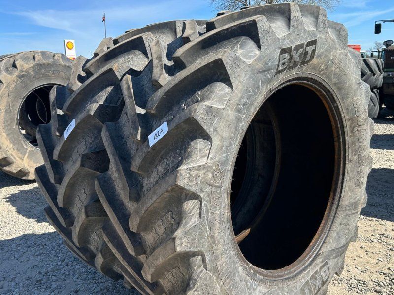 BKT 650/65R42