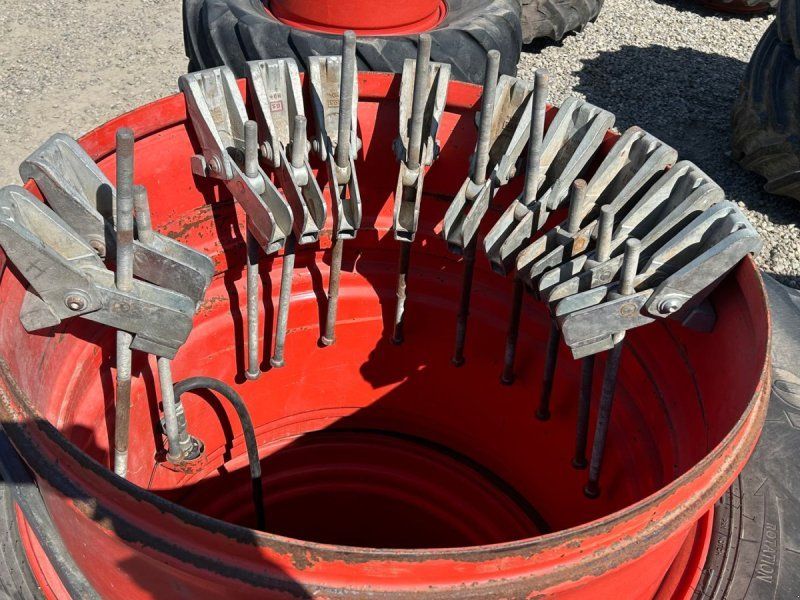 Goodyear 650/85R38-38